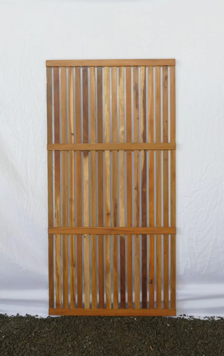 Product image 2 of the product “bamboo weave fence with laminated surround finished with 2 coats of pu ”